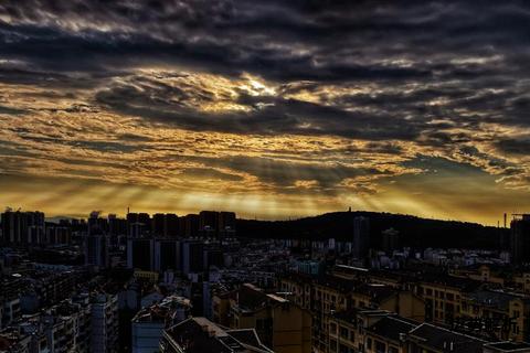黎明破晓时分Dawn与晨曦的东方诗篇