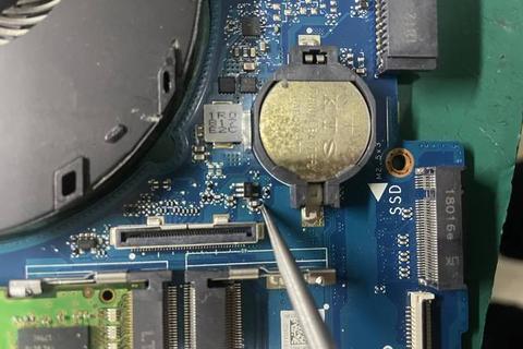 电脑屏幕闪烁原因解析:硬件故障_驱动问题与线缆接触不良 电脑屏幕闪烁原因解析:硬件故障_驱动问题与线缆接触不良
