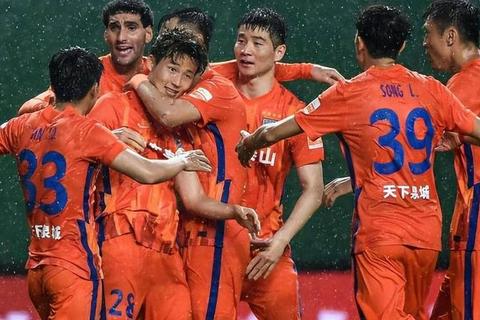 河北主场激战鲁能 中超对决再掀高潮