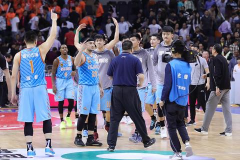 广东男篮激战川篮巅峰对决直播火热开启