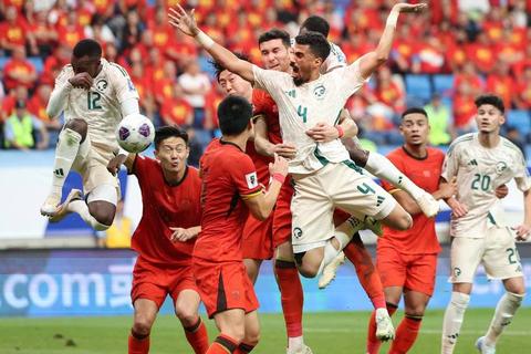 中国男篮激战沙特队力争小组出线关键战 中国男篮激战沙特队力争小组出线关键战