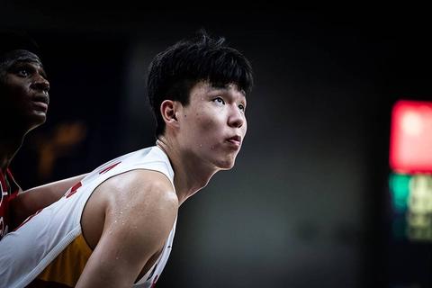 王俊杰强势爆发率队逆转取胜创个人新高  第1张